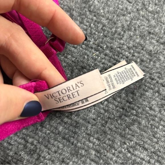 VICTORIA’S SECRET Women’s Dream Angels lined Demi Fuchsia/Silver Lace NWOT 36B - Picture 4 of 5